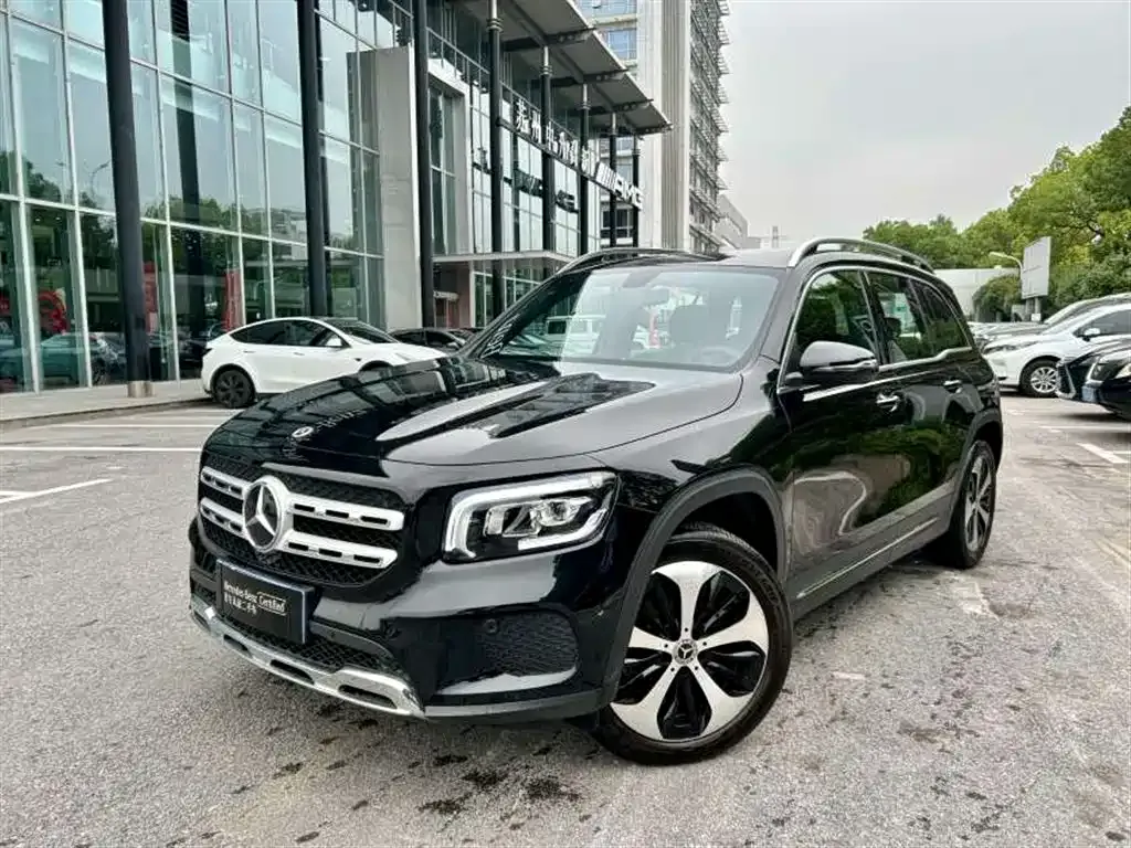 Mercedes-Benz GLB — фото 1