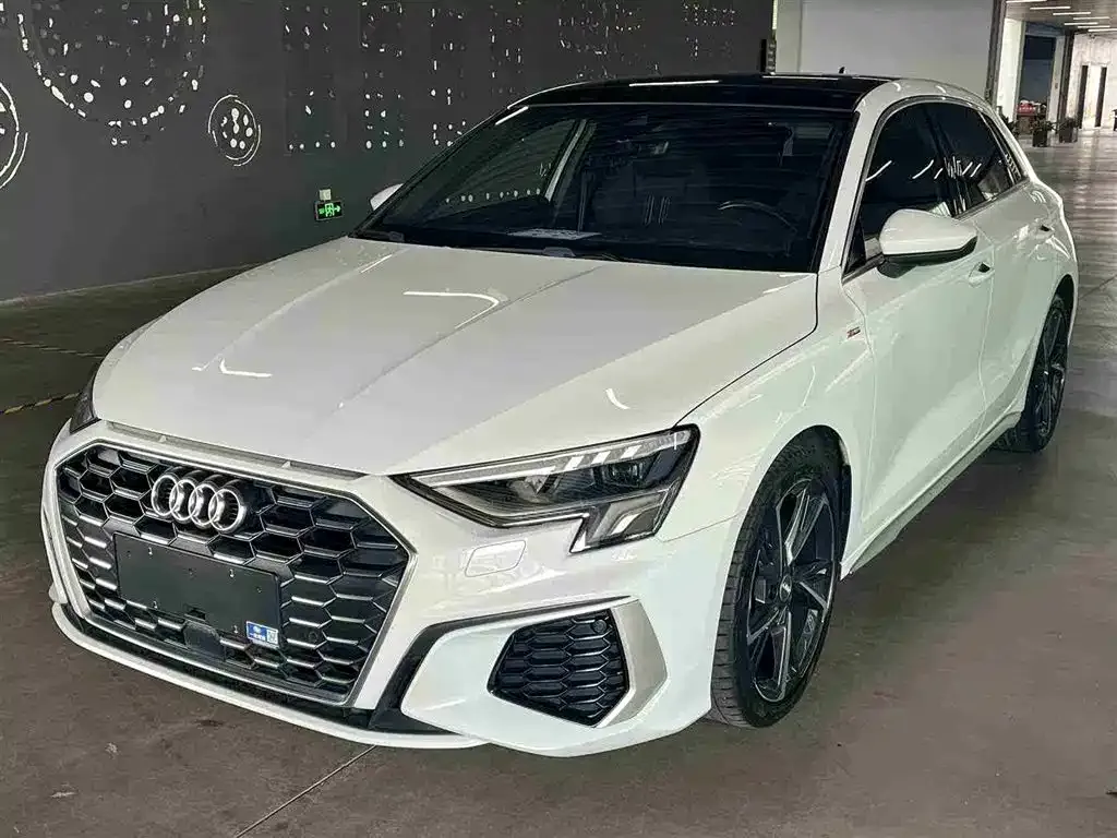 Audi A3 — фото 1