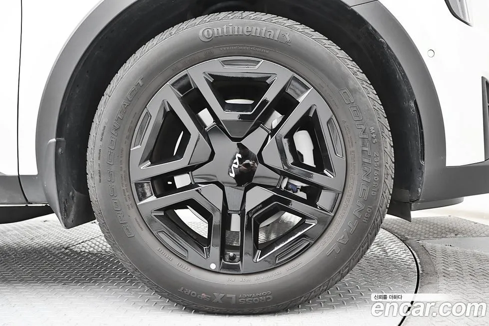Kia Sorento — фото 7