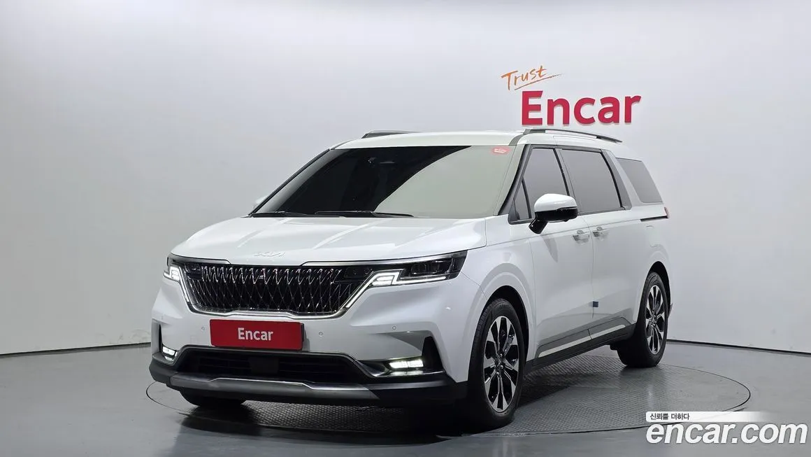 Kia Carnival — фото 1