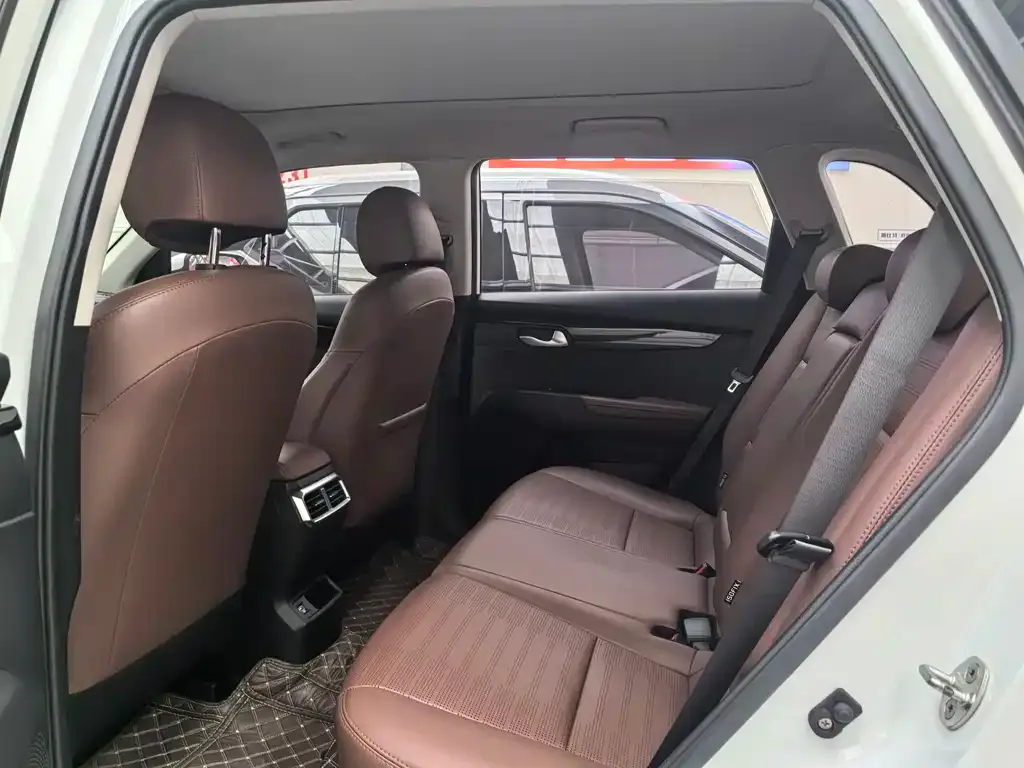 Kia Sportage — фото 9