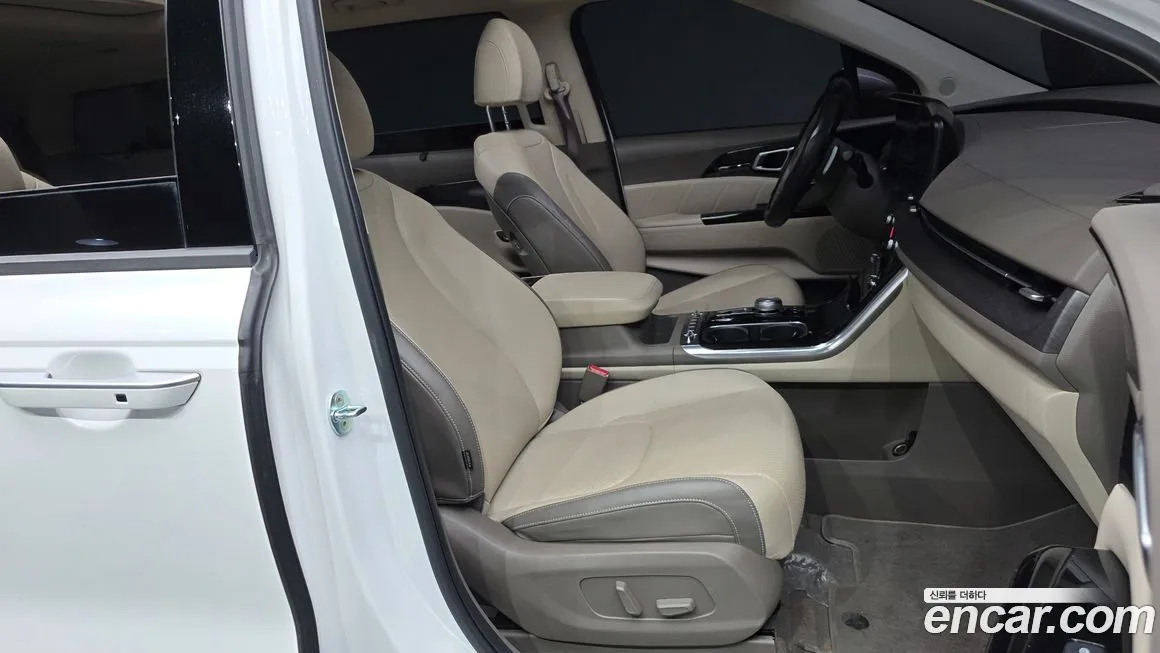 Kia Carnival — фото 10