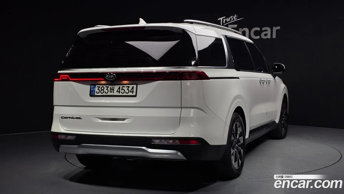 Kia Carnival — фото 2