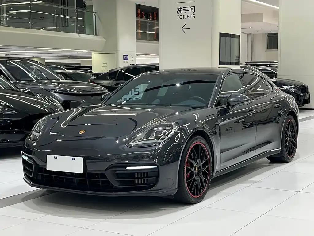 Porsche Panamera — фото 1
