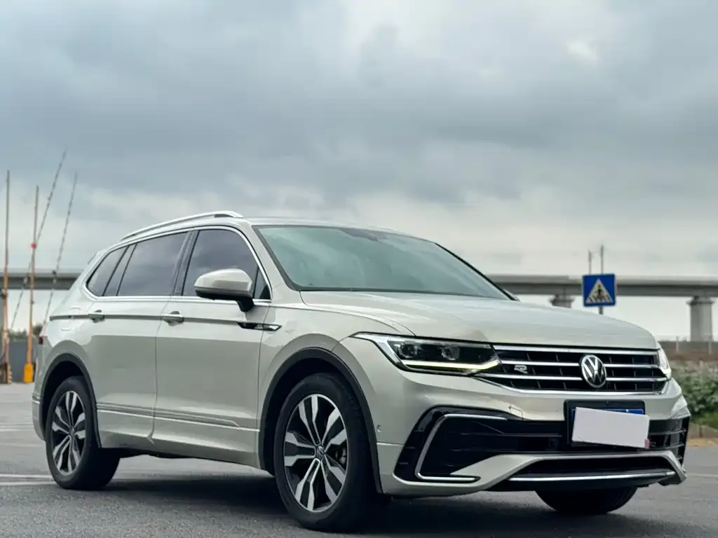 Volkswagen Tiguan L — фото 3
