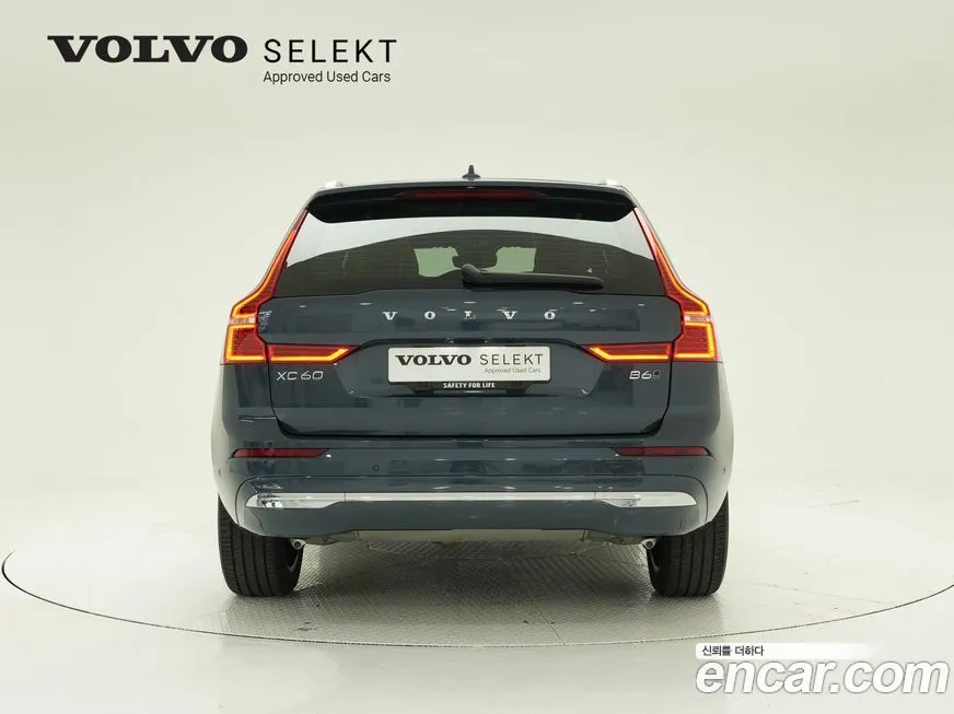 Volvo XC60 — фото 2