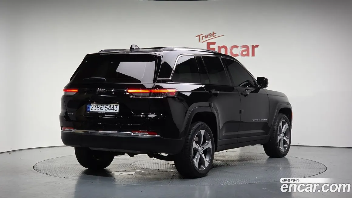 Jeep Cherokee — фото 2