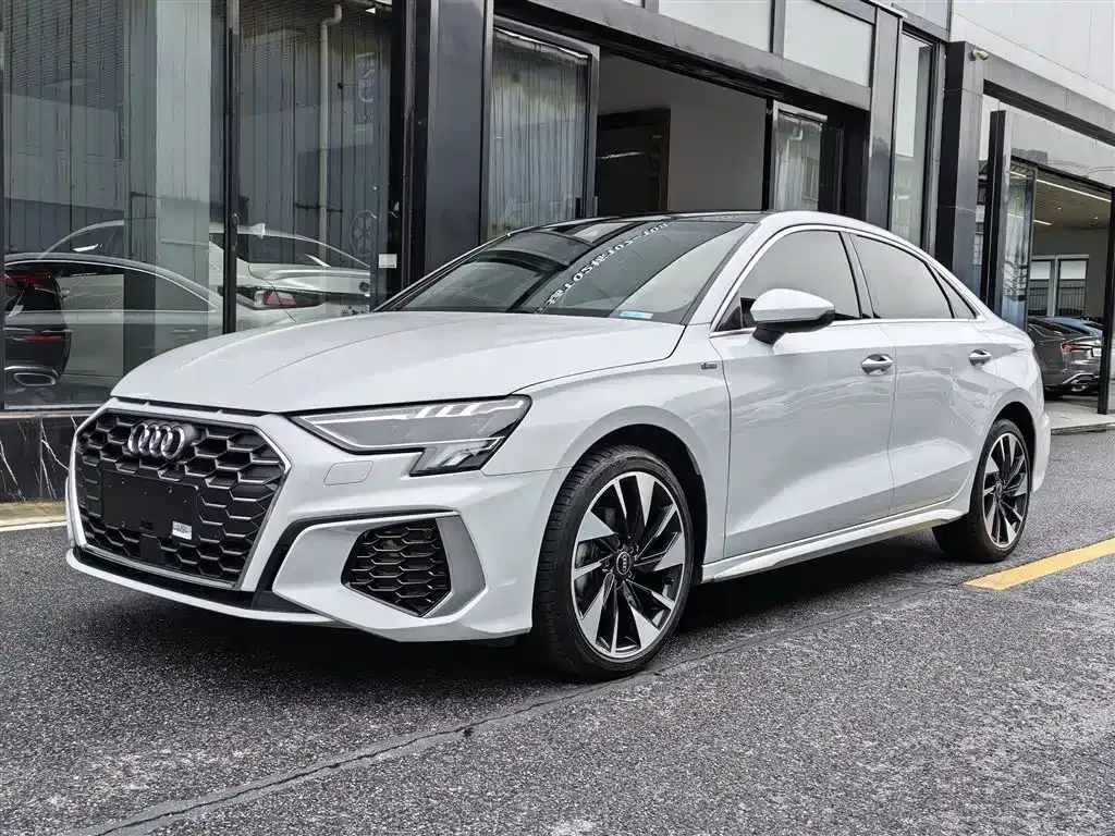Audi A3 — фото 1