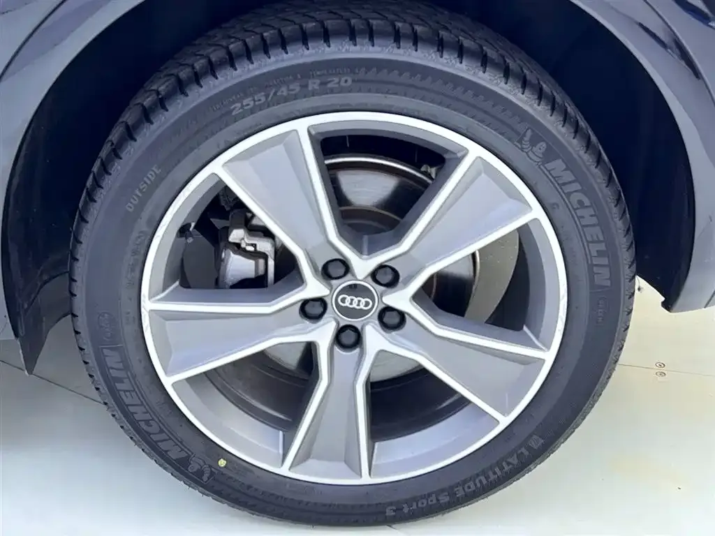 Audi Q5L Sportback — фото 10