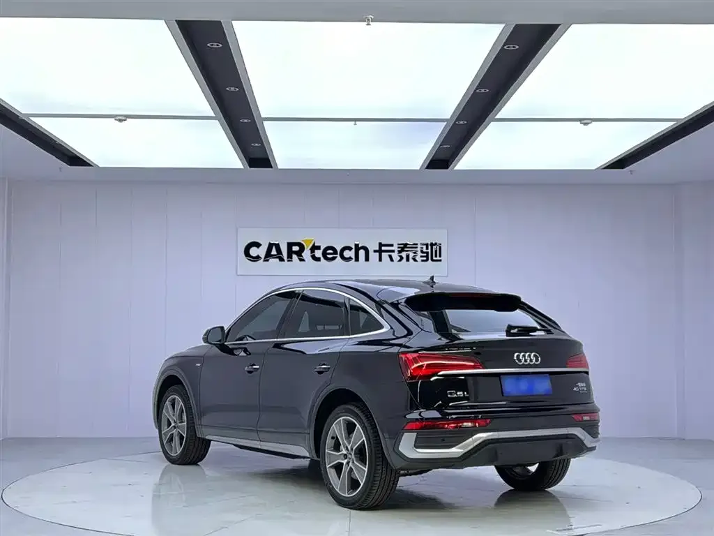 Audi Q5L Sportback — фото 3