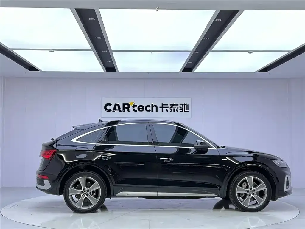 Audi Q5L Sportback — фото 6