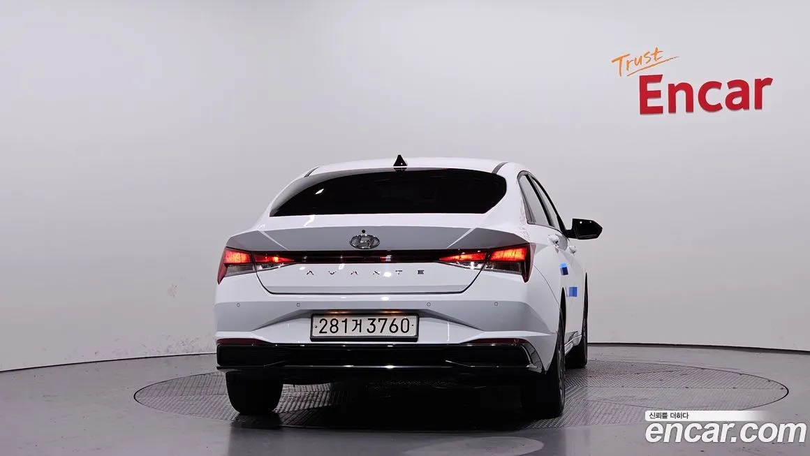 Hyundai AVANTE — фото 4