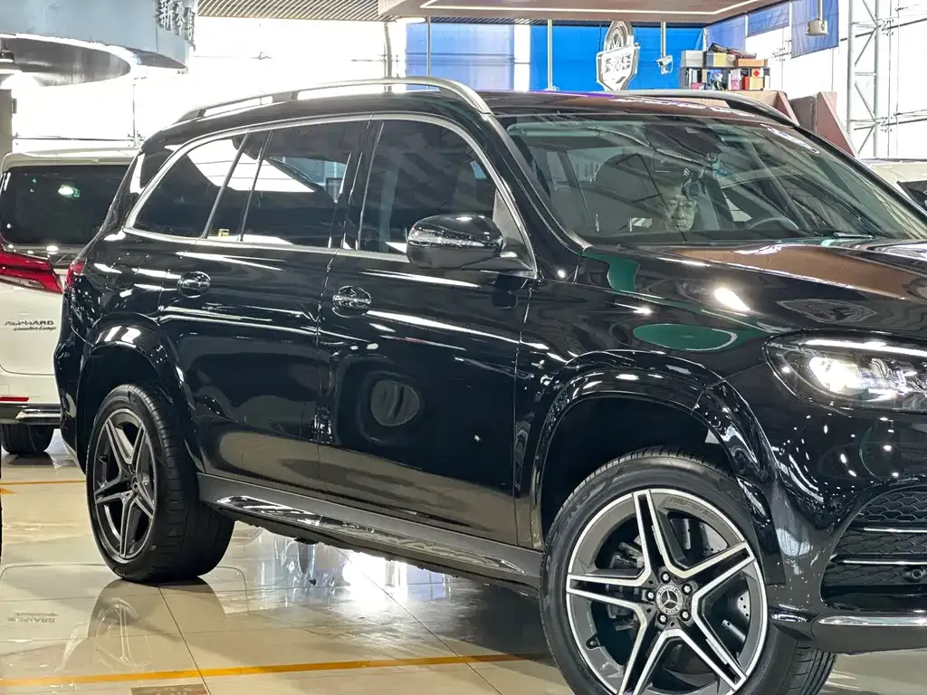 Mercedes-Benz GLS — фото 6