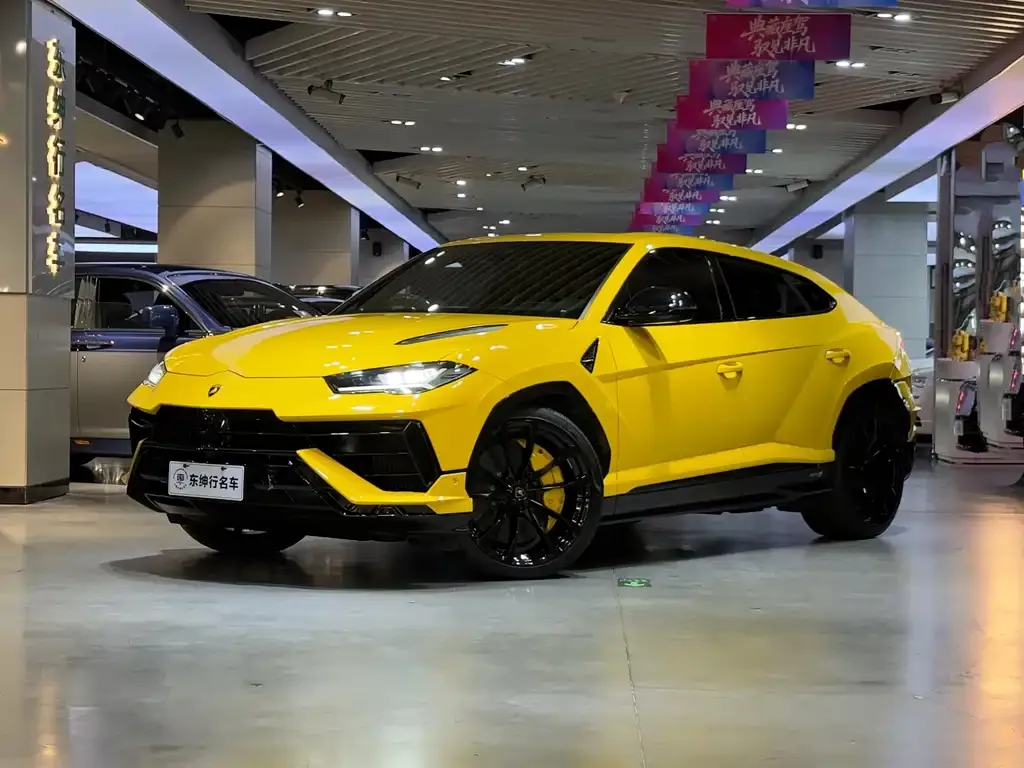 Lamborghini Urus — фото 1
