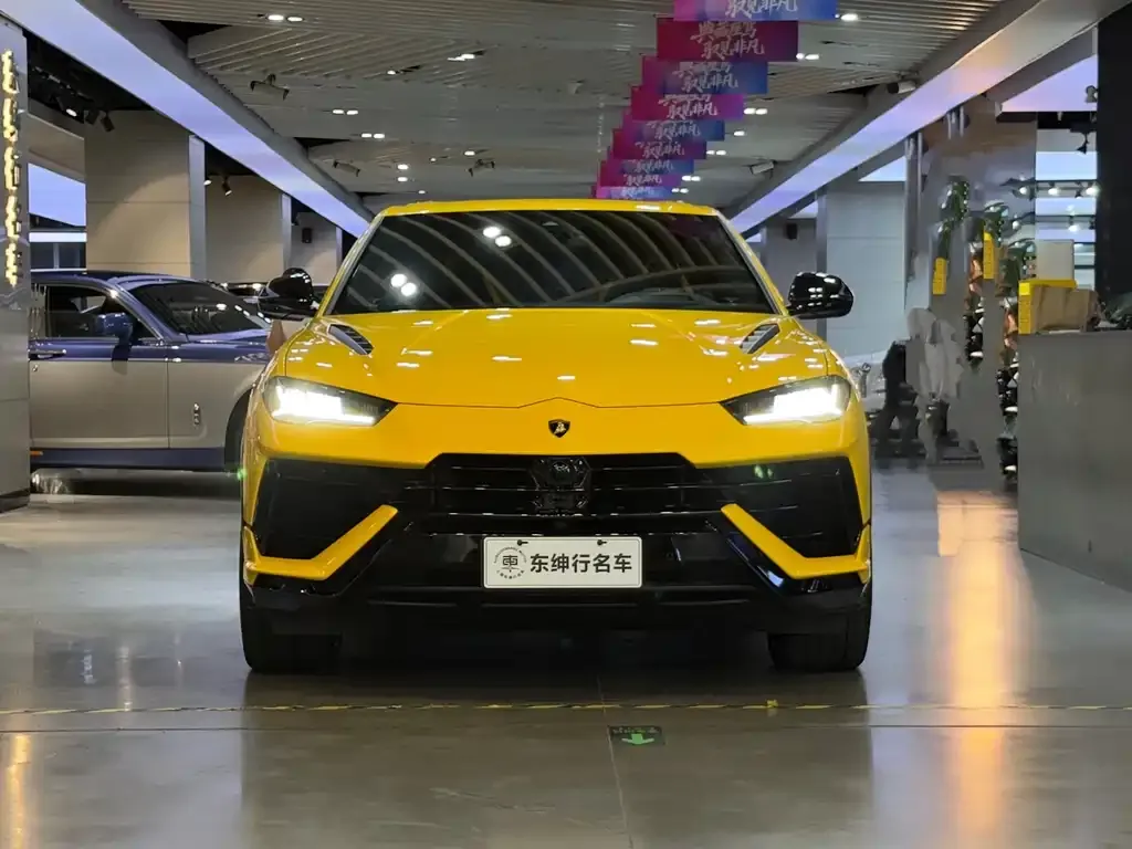 Lamborghini Urus — фото 2