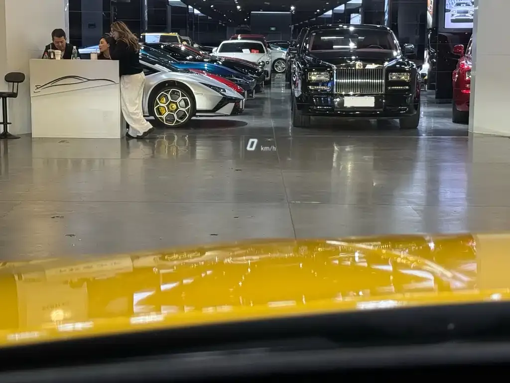 Lamborghini Urus — фото 9