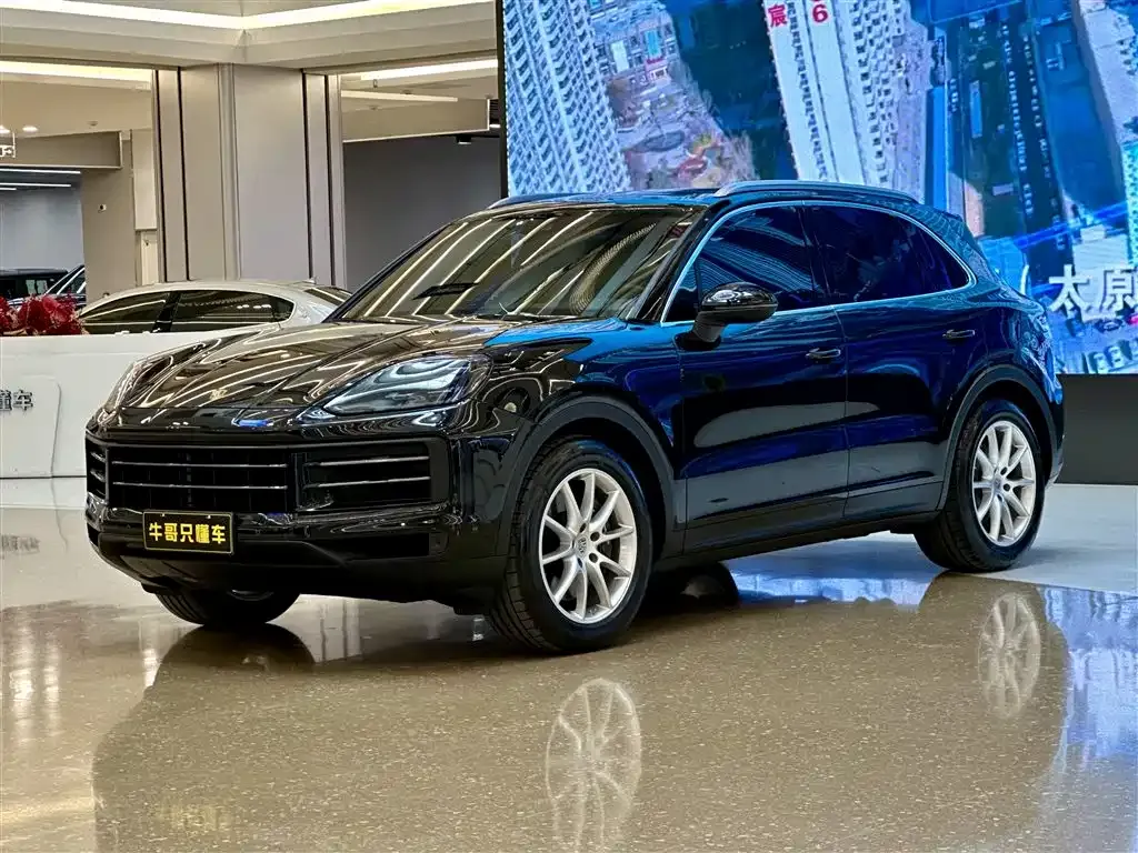 Porsche Cayenne — фото 1