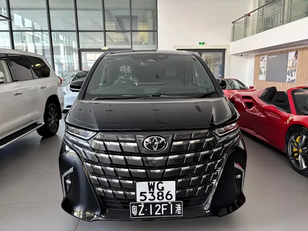Toyota Alphard — фото 2