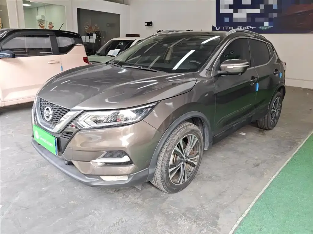 Nissan Qashqai — фото 1