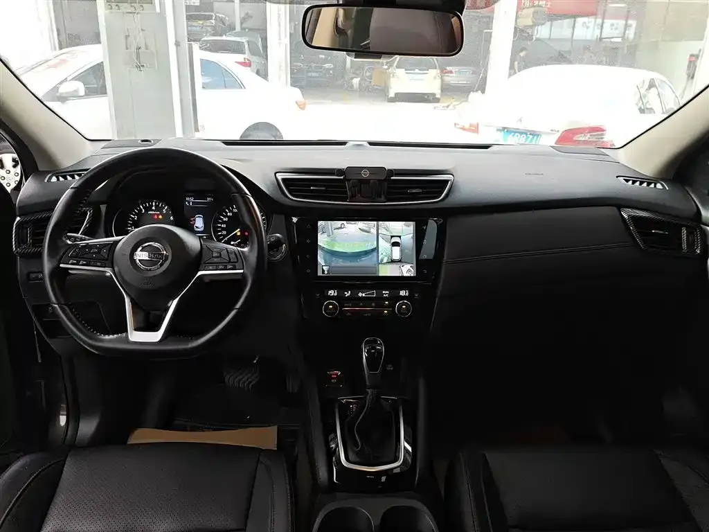 Nissan Qashqai — фото 10