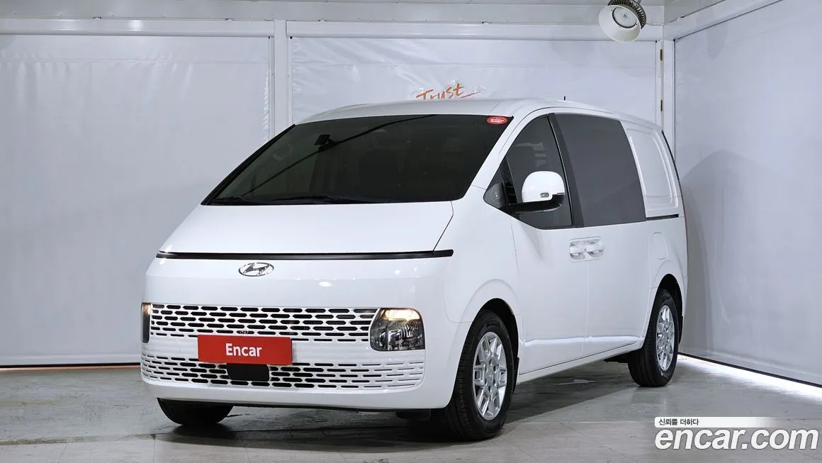 Hyundai Staria — фото 1