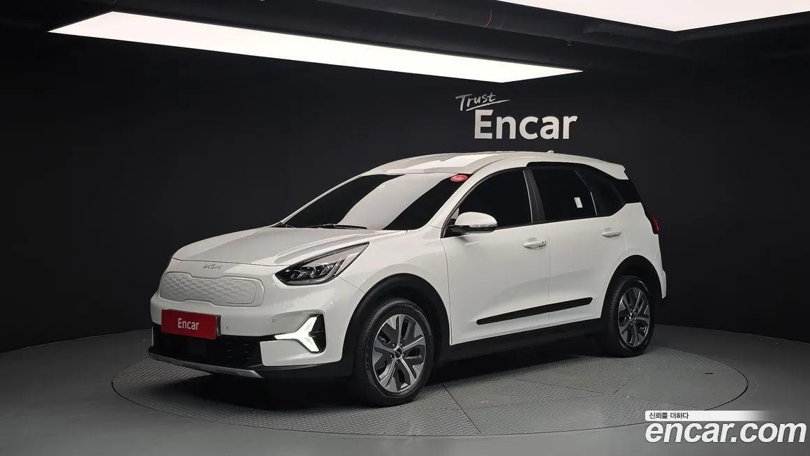 Kia Niro — фото 1