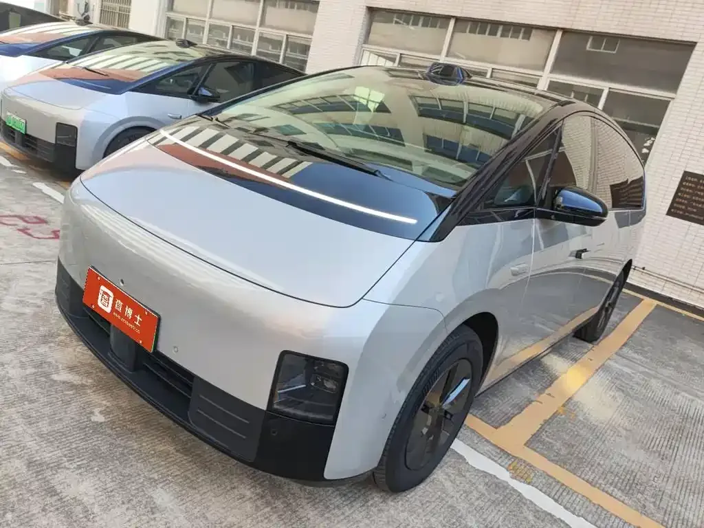 Li Auto MEGA — фото 1