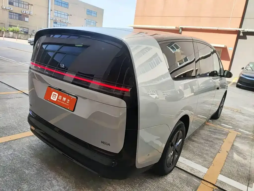 Li Auto MEGA — фото 2