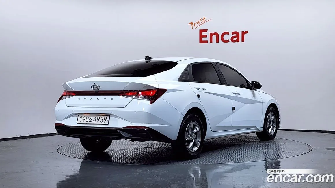 Hyundai AVANTE — фото 2