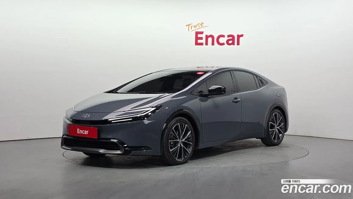 Toyota Prius — фото 1