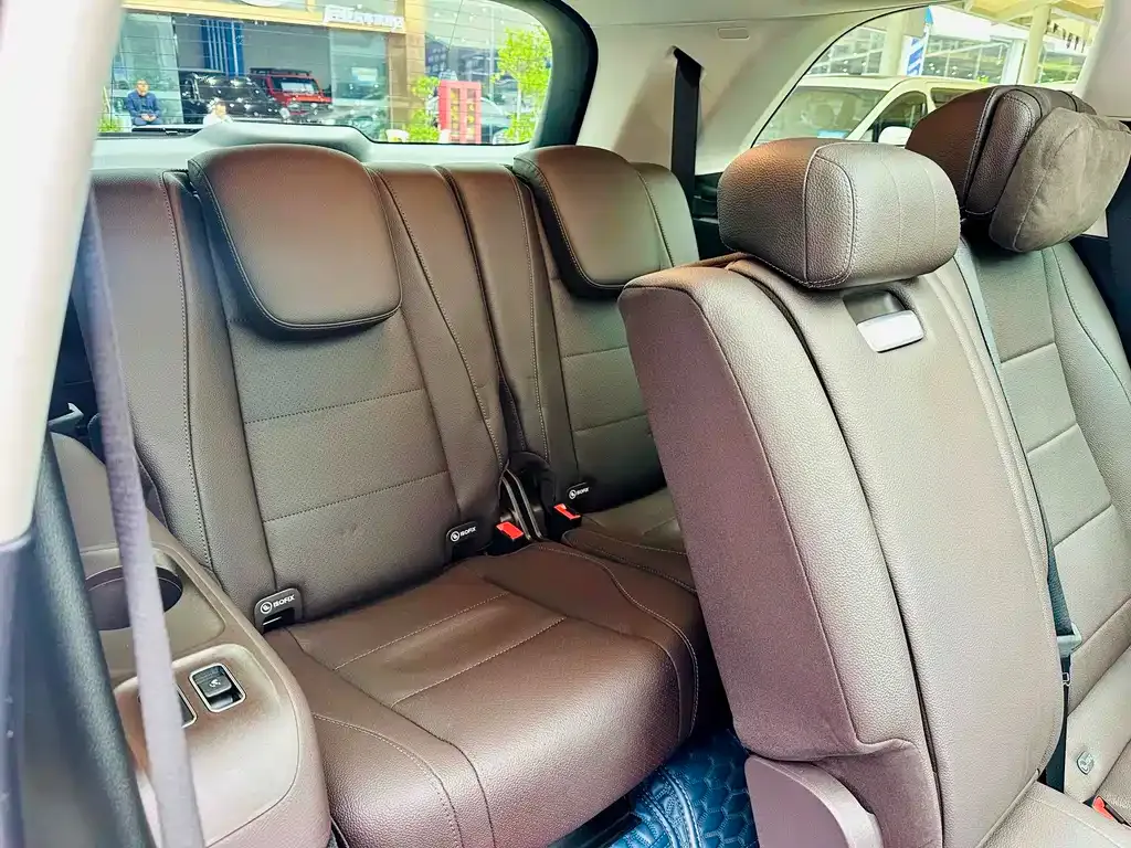 Mercedes-Benz GLS — фото 10