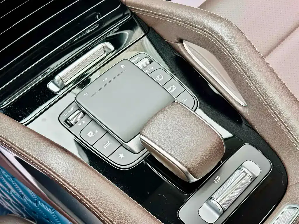 Mercedes-Benz GLS — фото 9