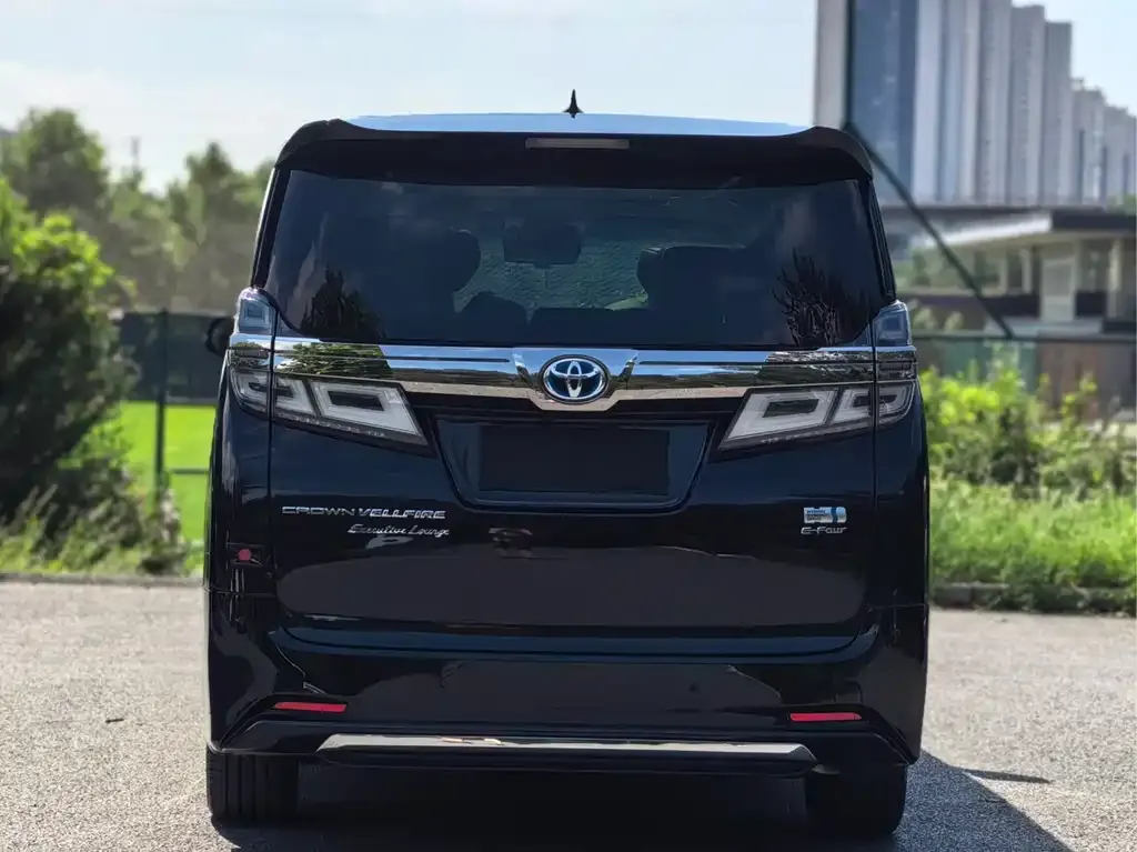 Toyota Vellfire — фото 5