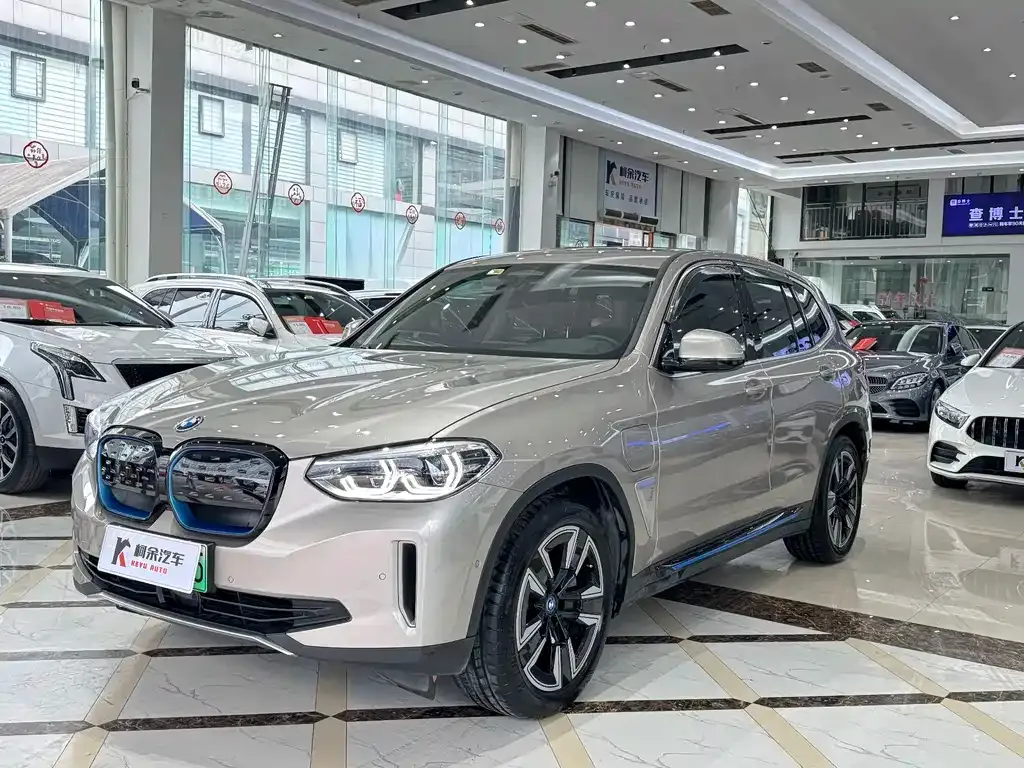 BMW iX3 — фото 2