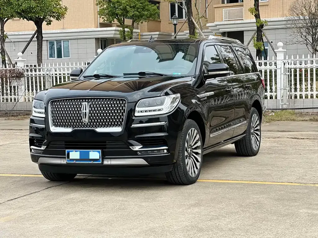 Lincoln Navigator — фото 1