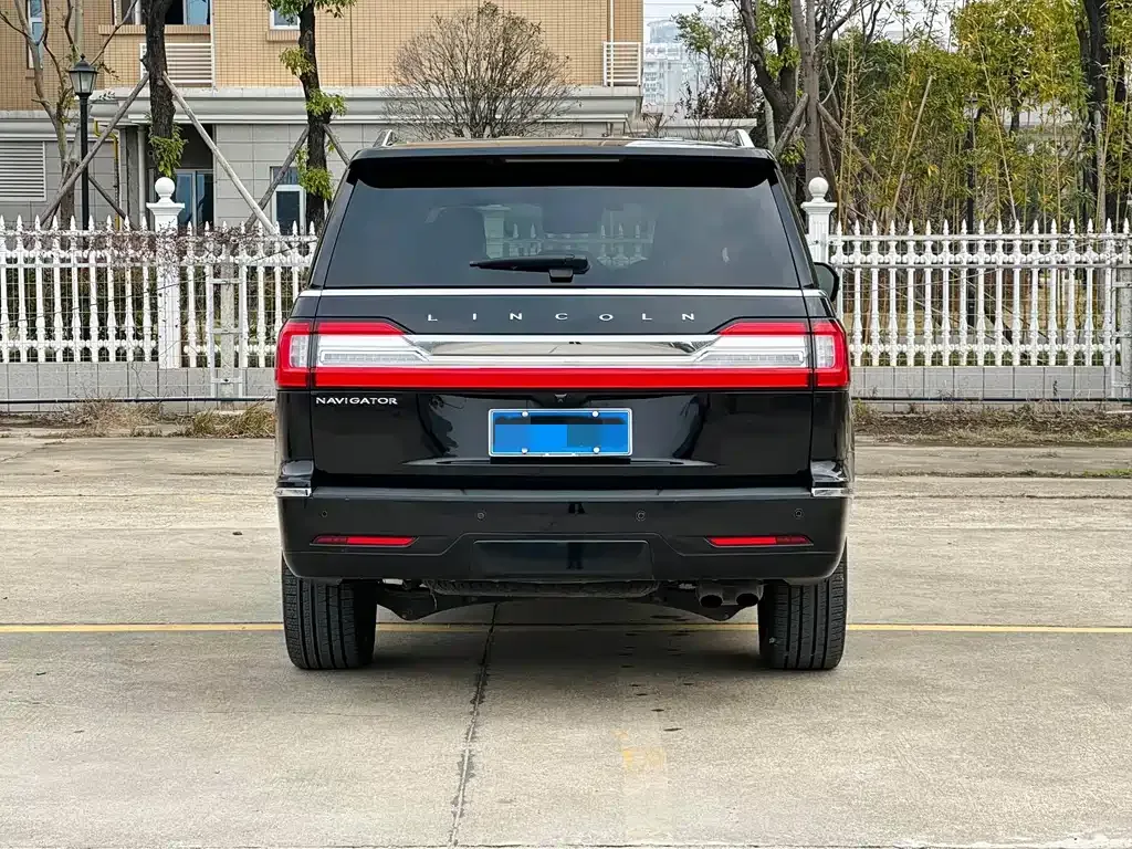 Lincoln Navigator — фото 9