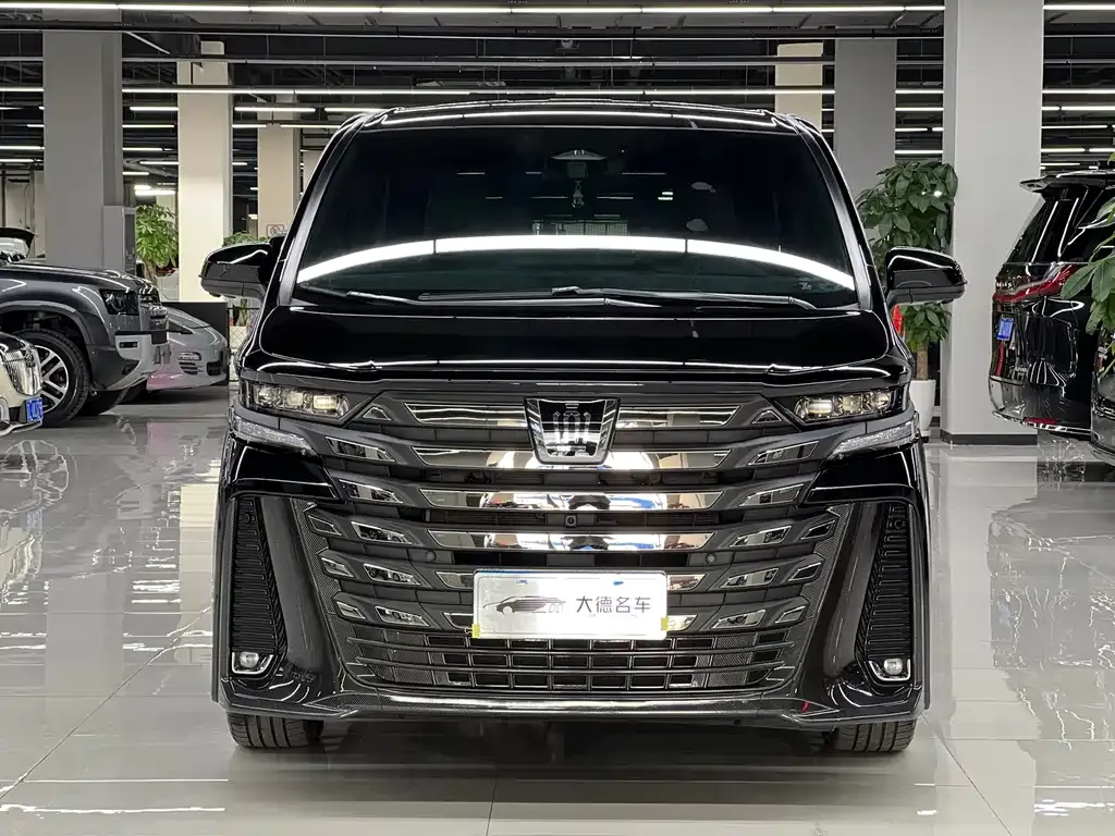 Toyota Vellfire — фото 2