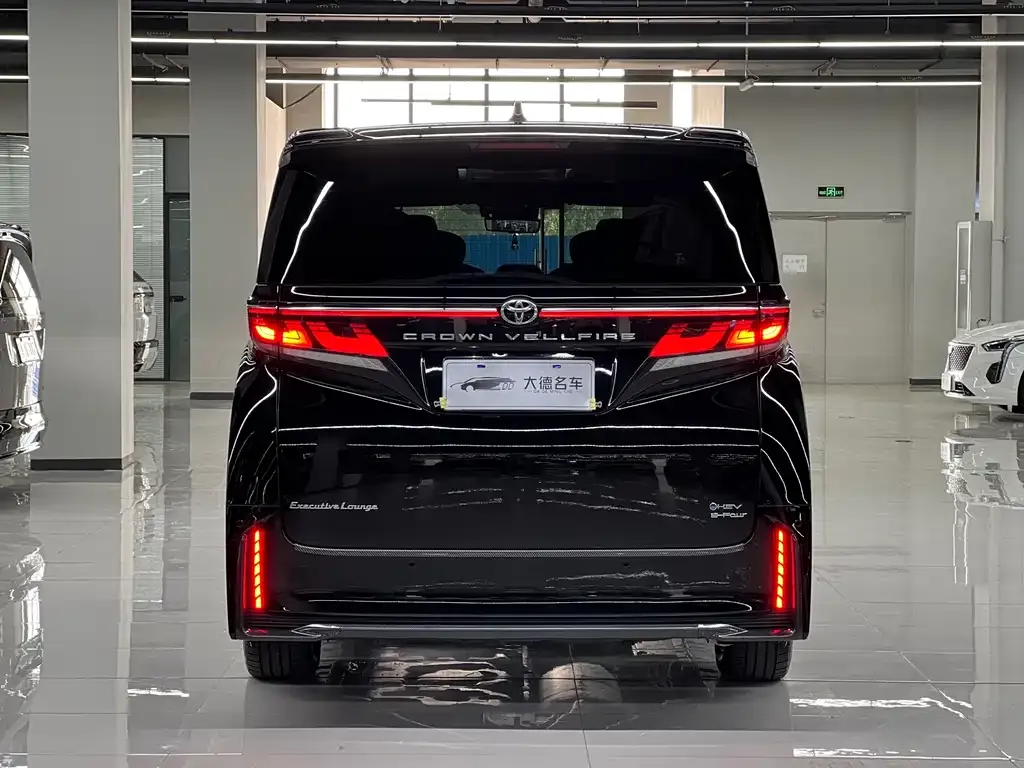 Toyota Vellfire — фото 5
