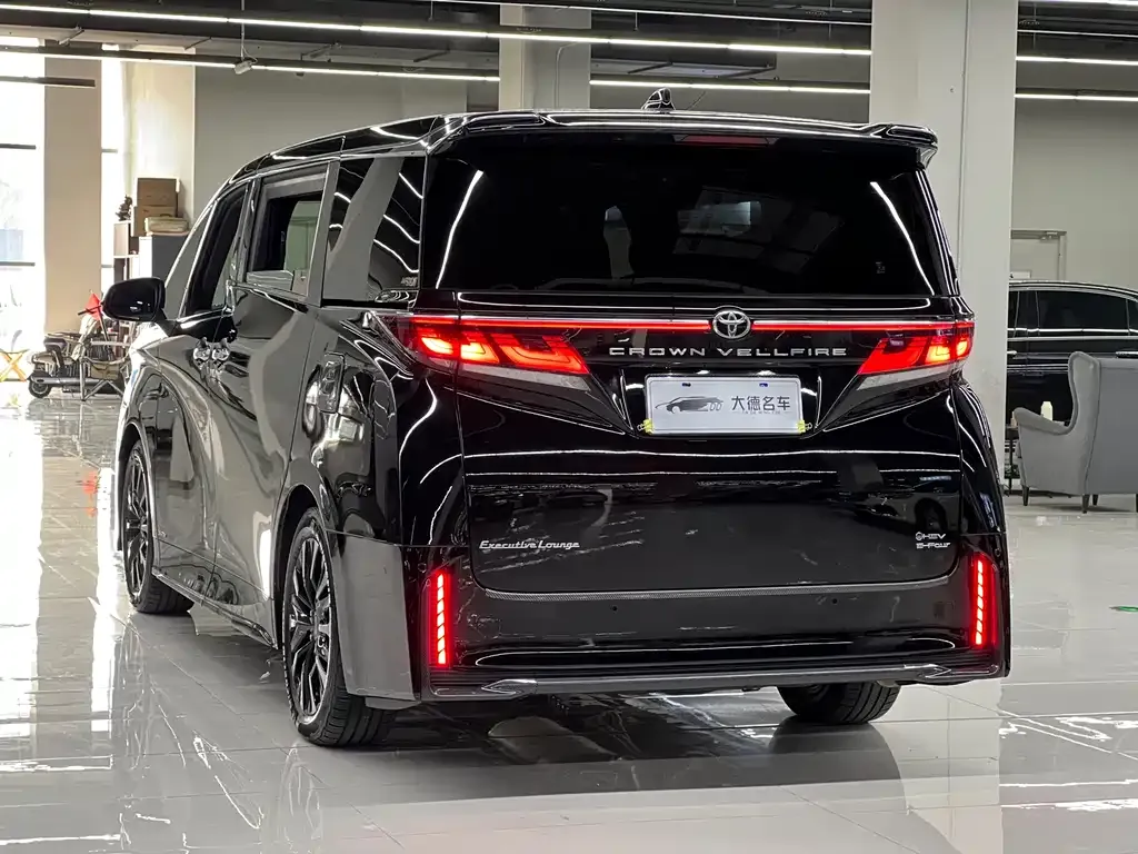 Toyota Vellfire — фото 6