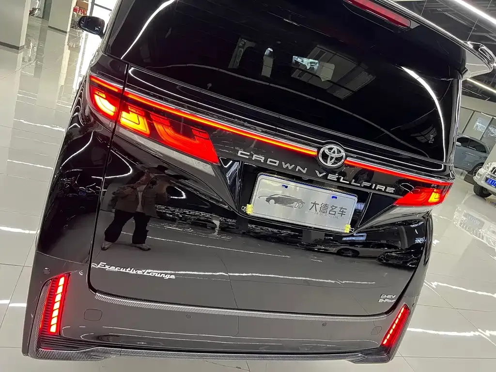 Toyota Vellfire — фото 7