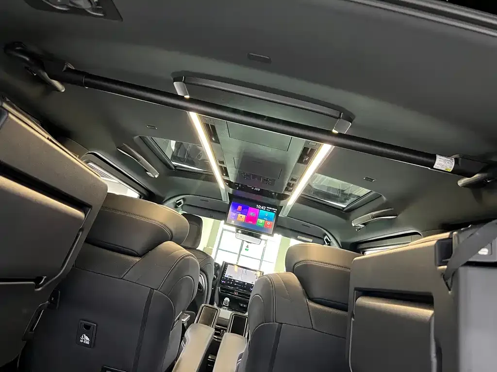 Toyota Vellfire — фото 9