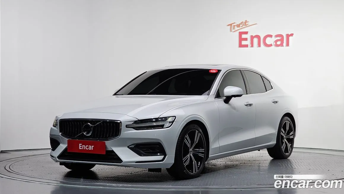 Volvo S60 — фото 1
