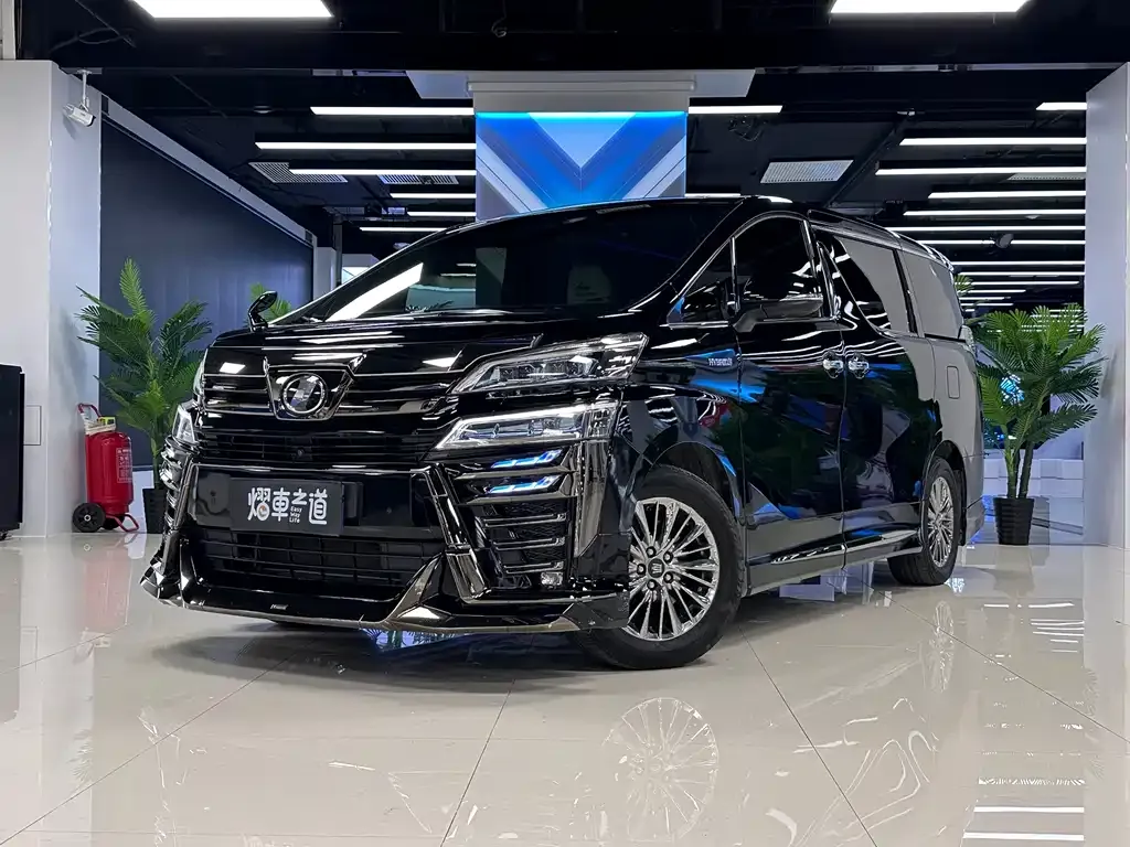 Toyota Vellfire — фото 1