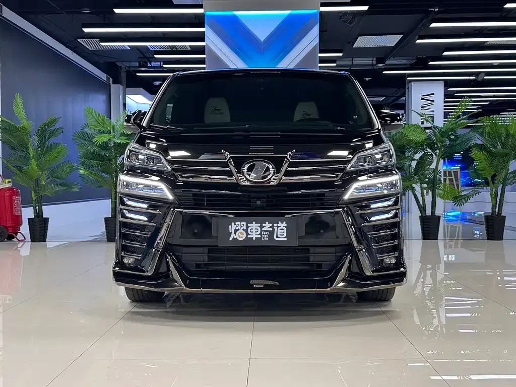 Toyota Vellfire — фото 2