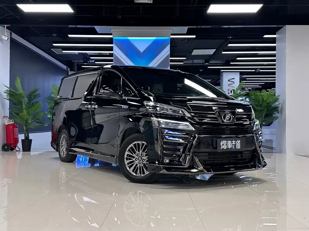 Toyota Vellfire — фото 3