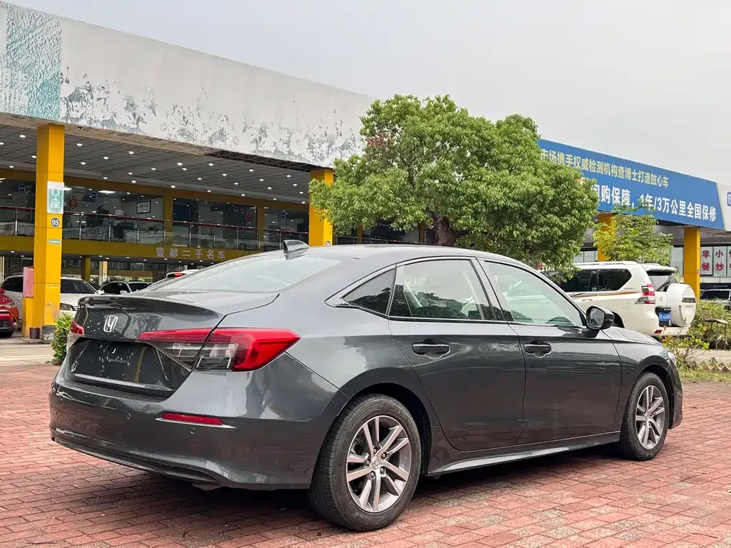 Honda Civic — фото 7