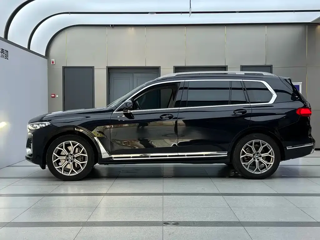 BMW X7 — фото 3