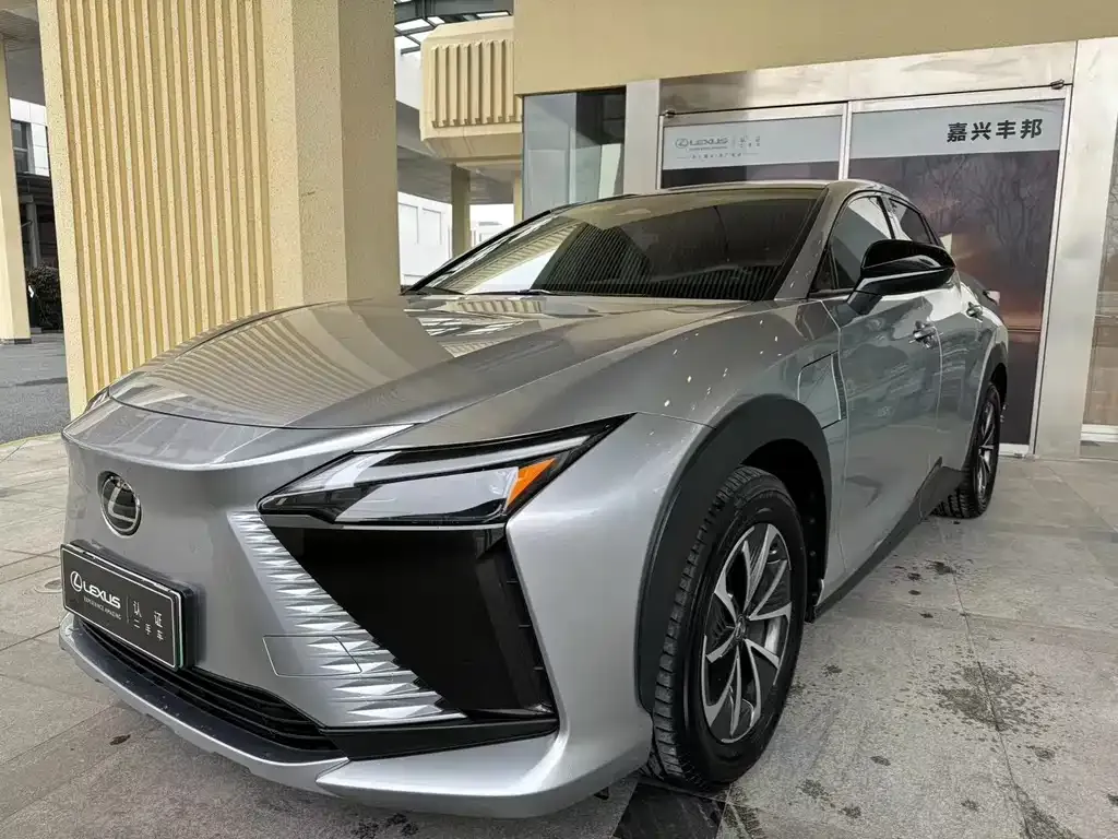 Lexus RZ — фото 1