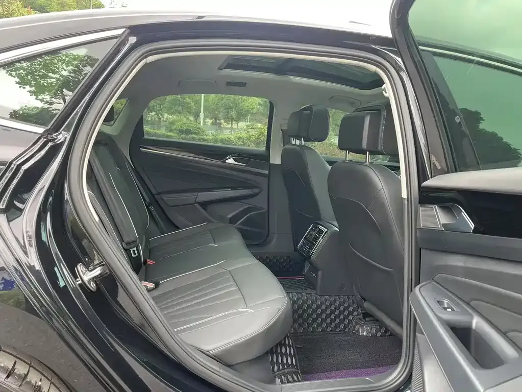 Volkswagen Passat — фото 7