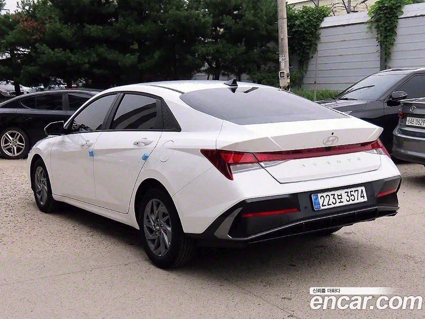 Hyundai AVANTE — фото 3
